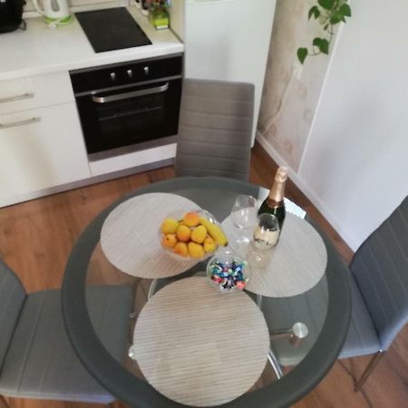 Bond With Private Parking Apartment Zadar Exterior photo